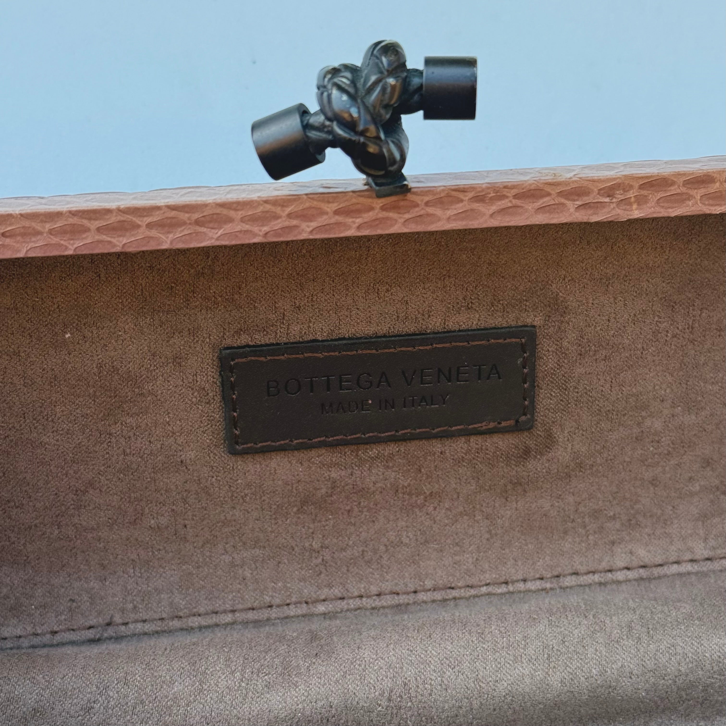 Bottega Veneta Intrecciato Leather Knot Clutch – Taupe