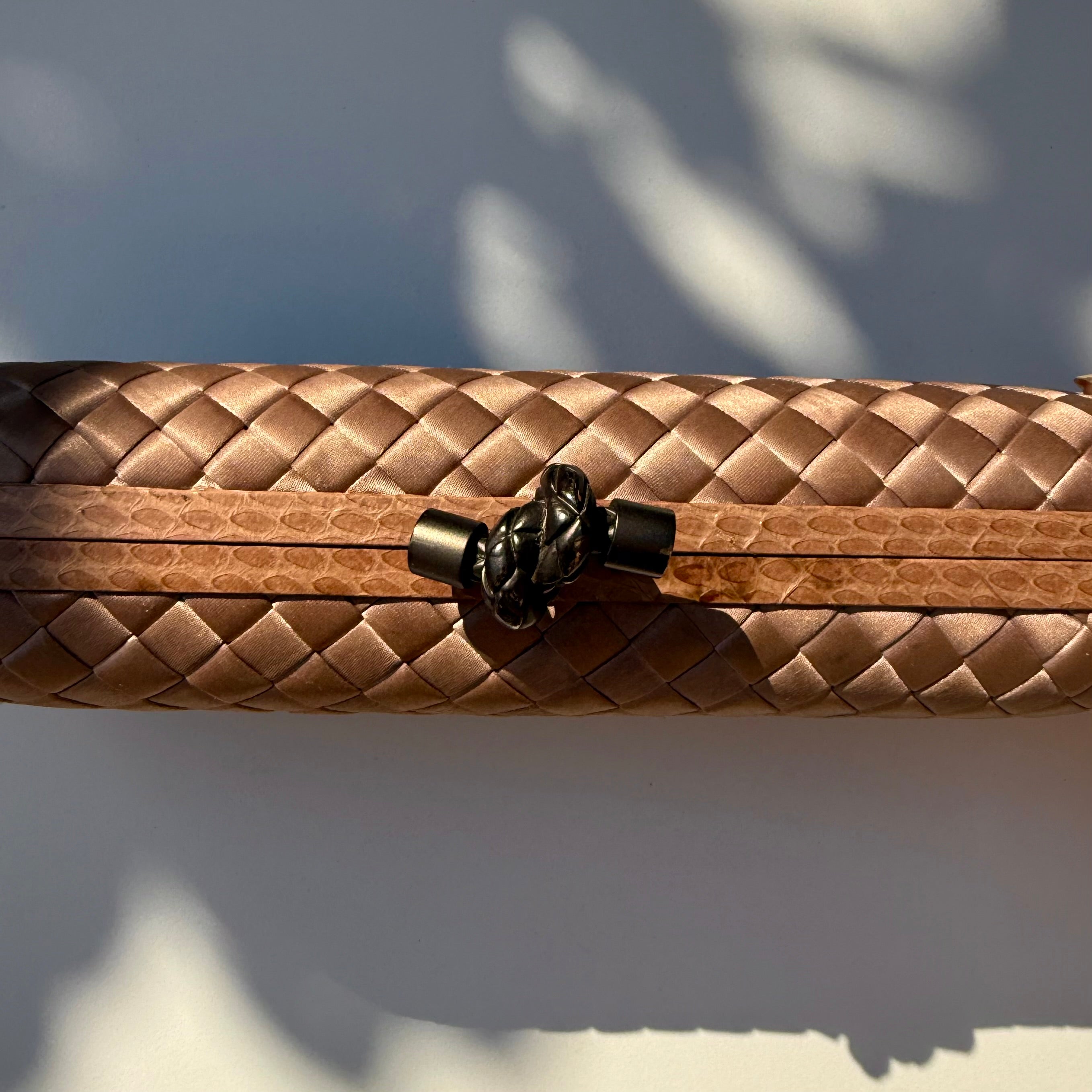 Bottega Veneta Intrecciato Leather Knot Clutch – Taupe