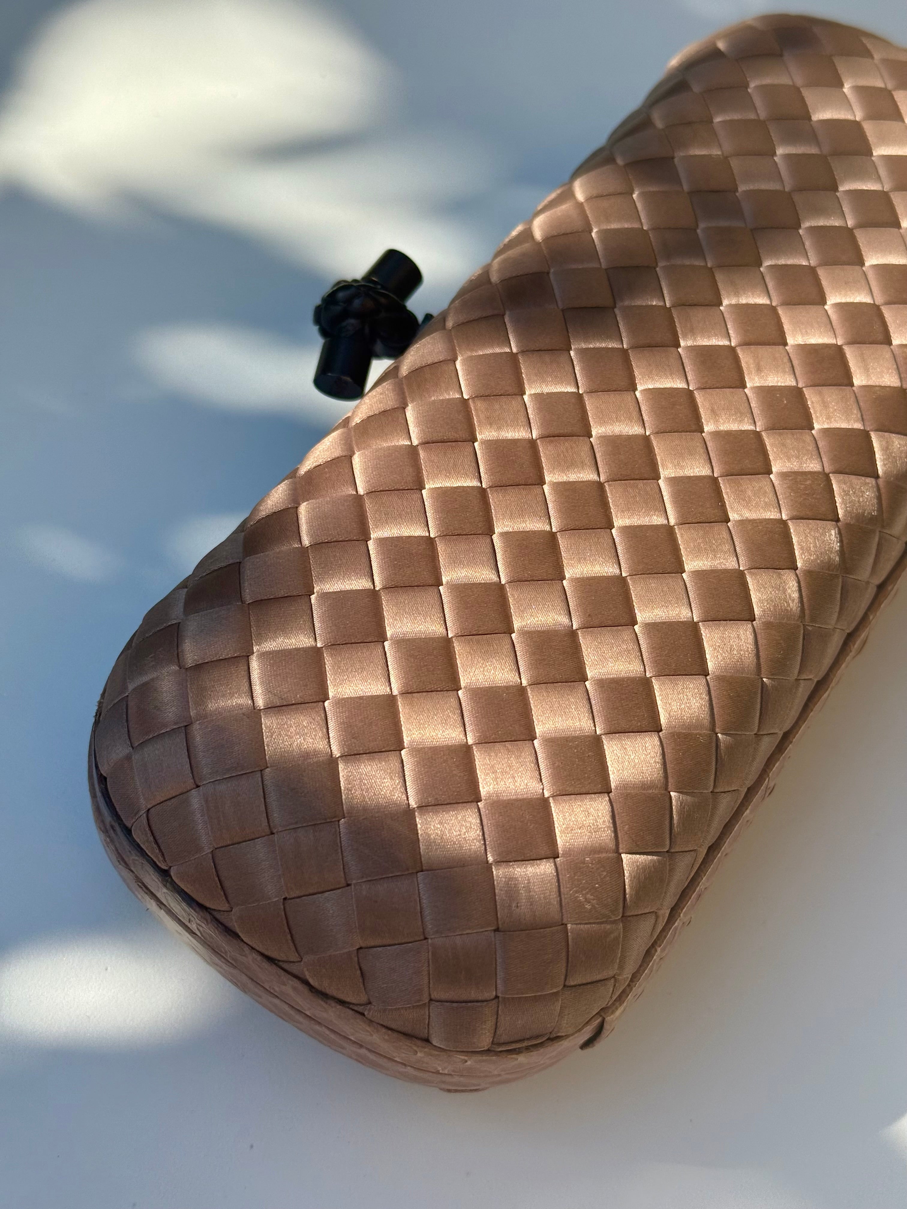 Bottega Veneta Intrecciato Leather Knot Clutch – Taupe