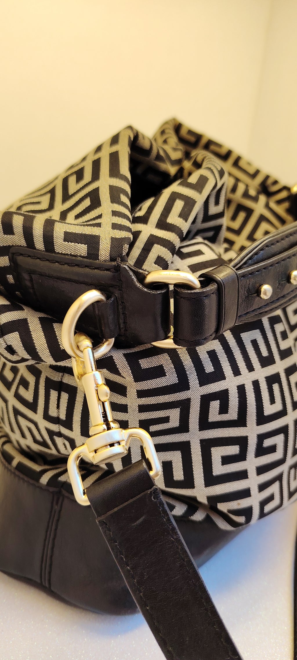 HOBO Givenchy