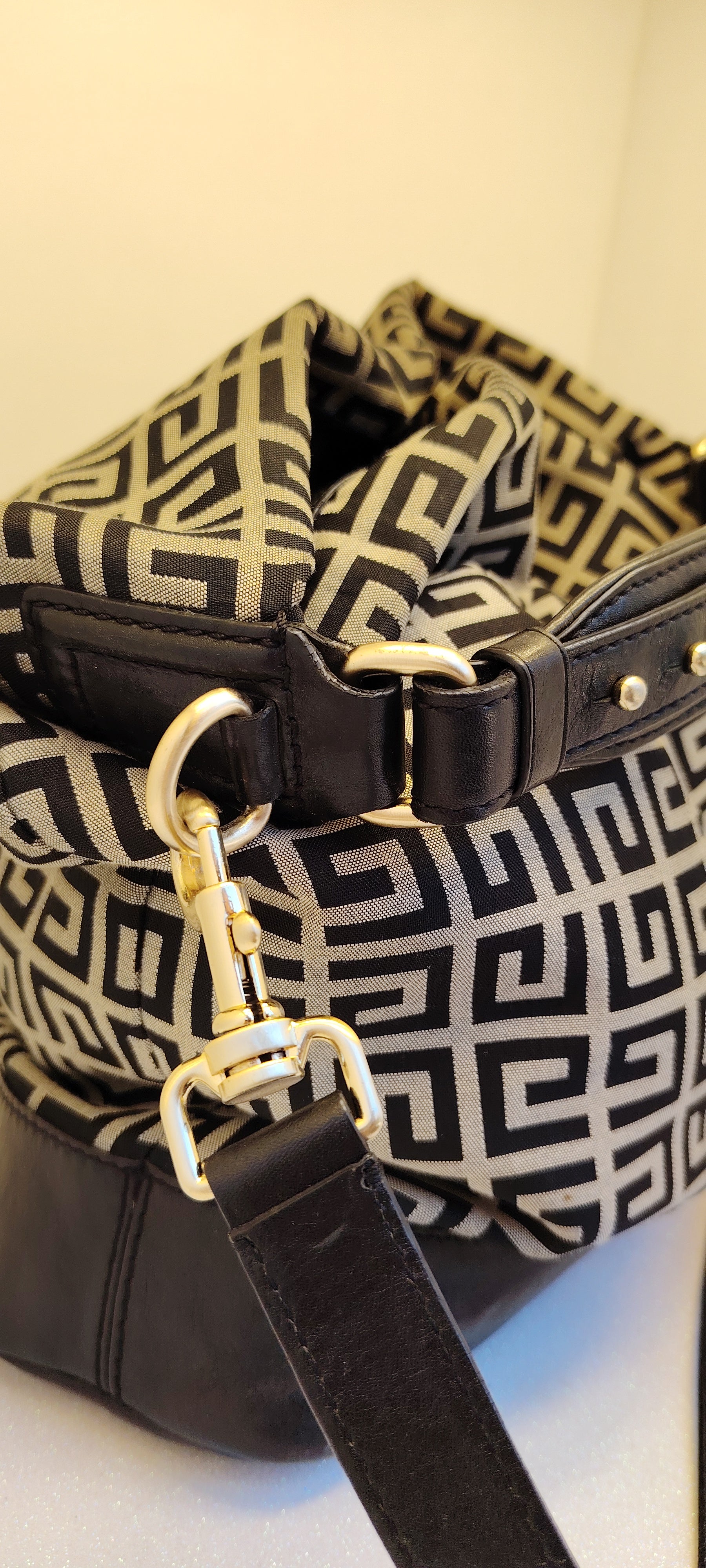 HOBO Givenchy