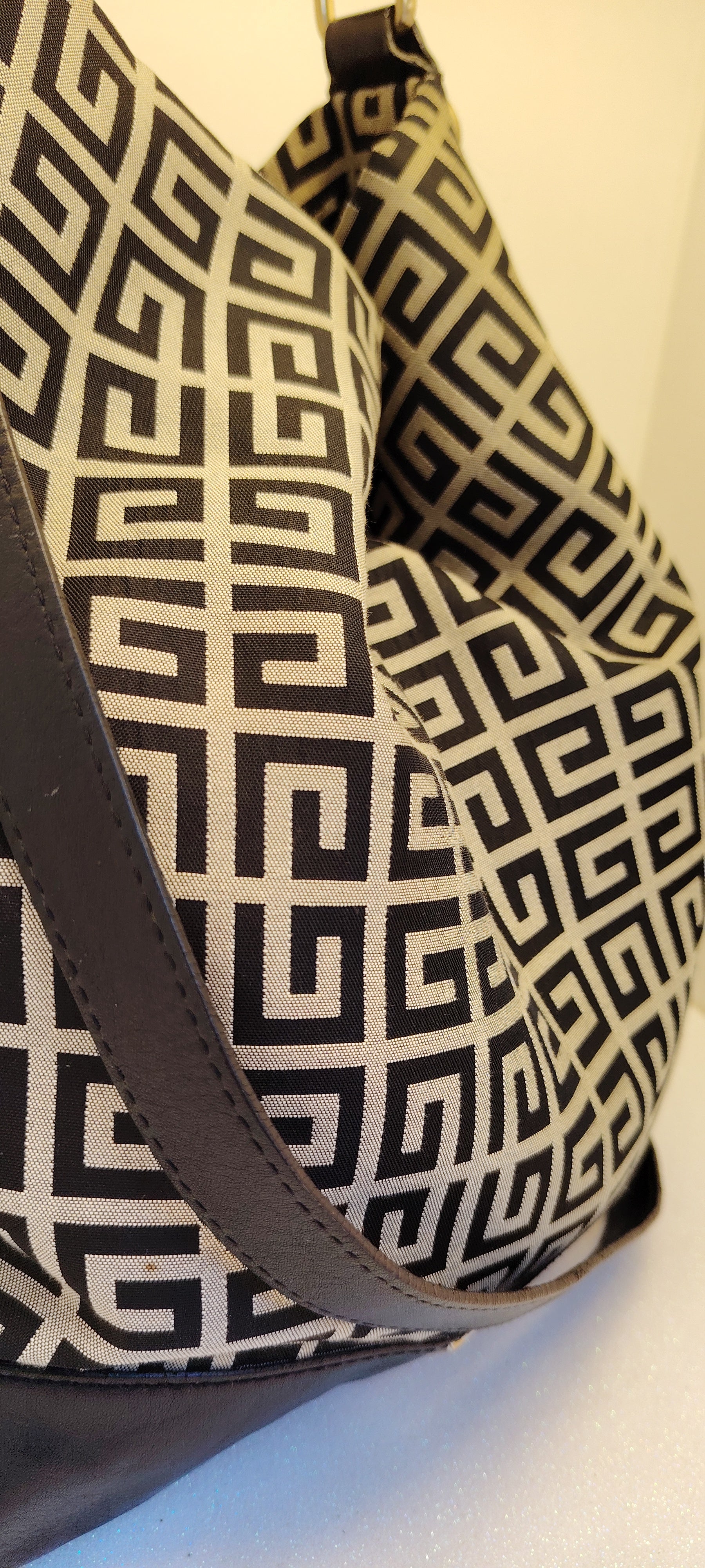 HOBO Givenchy