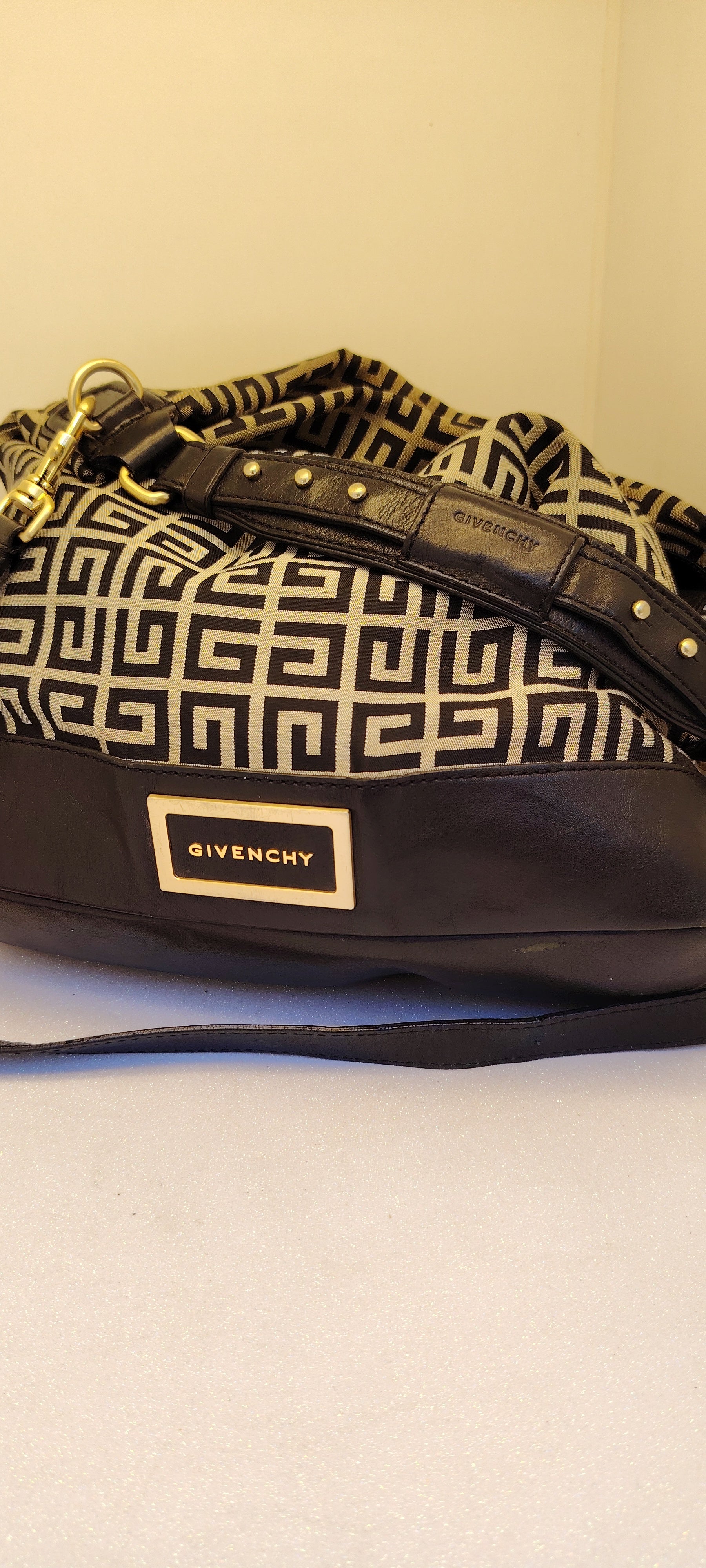 HOBO Givenchy