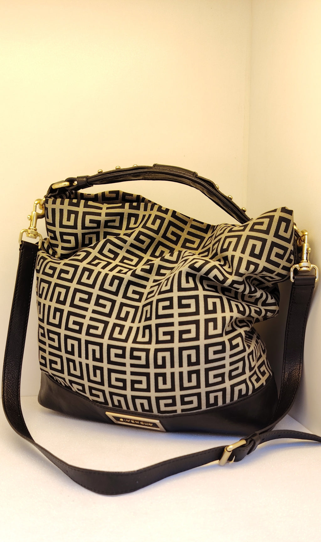 HOBO Givenchy